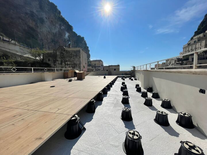 La nuova terrazza sul mare in Costiera Amalfitana